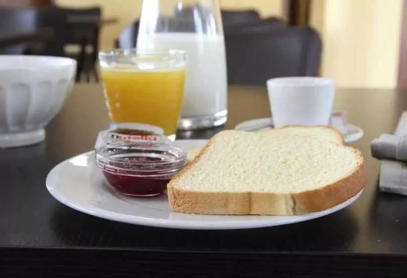 Brit Hotel Confort Villeneuve Sur Lot