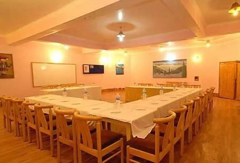 Отель Cliff Top Club