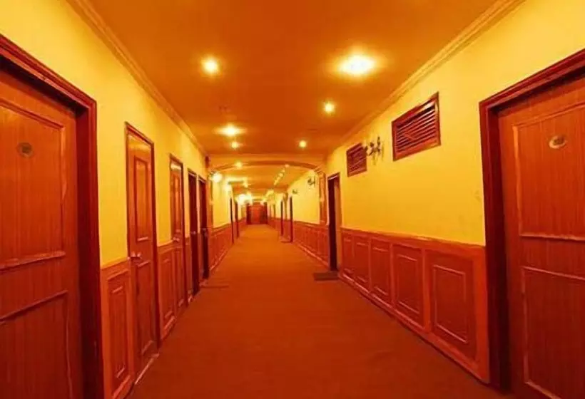 Отель Cliff Top Club