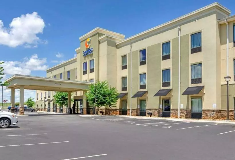 בית מלון כפרי Comfort Inn & Suites Lynchburg Airport University Area