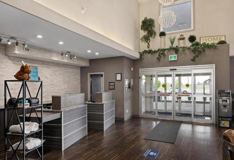 هتل Home Inn & Suites Saskatoon South