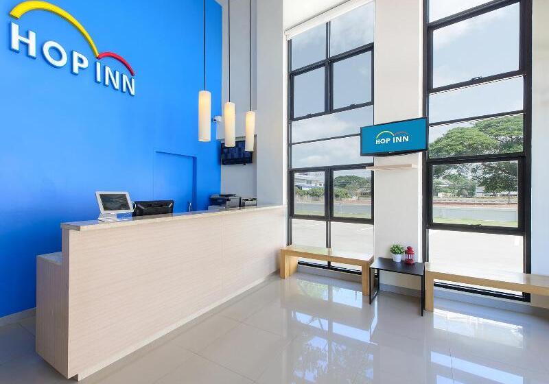 ホテル Hop Inn Mukdahan