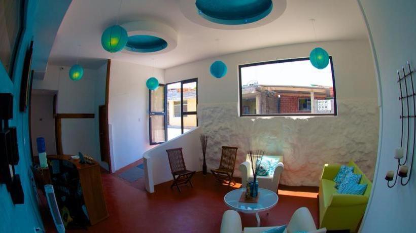 酒店 Hostal Aquamarine Galapagos