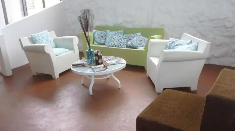 فندق Hostal Aquamarine Galapagos