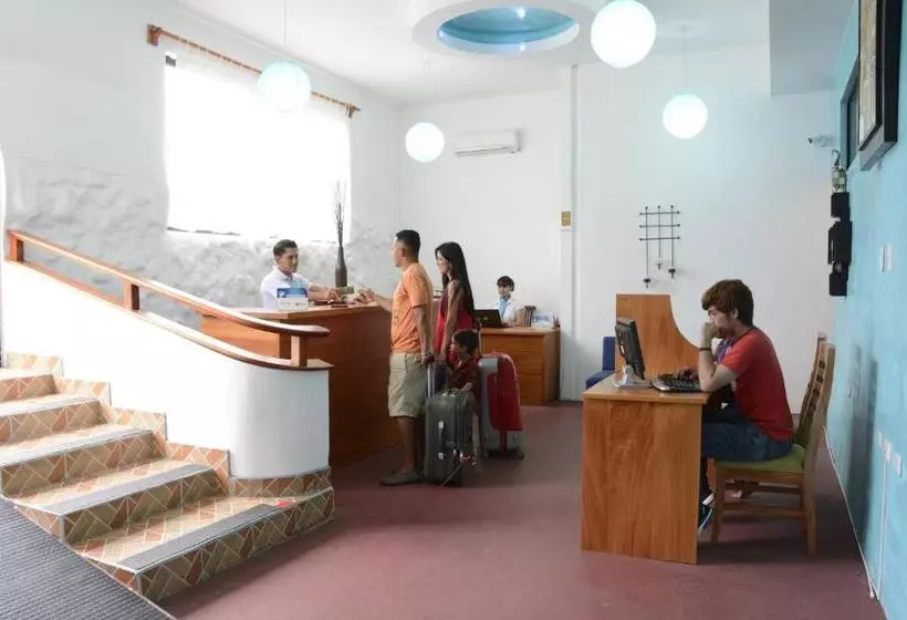 فندق Hostal Aquamarine Galapagos