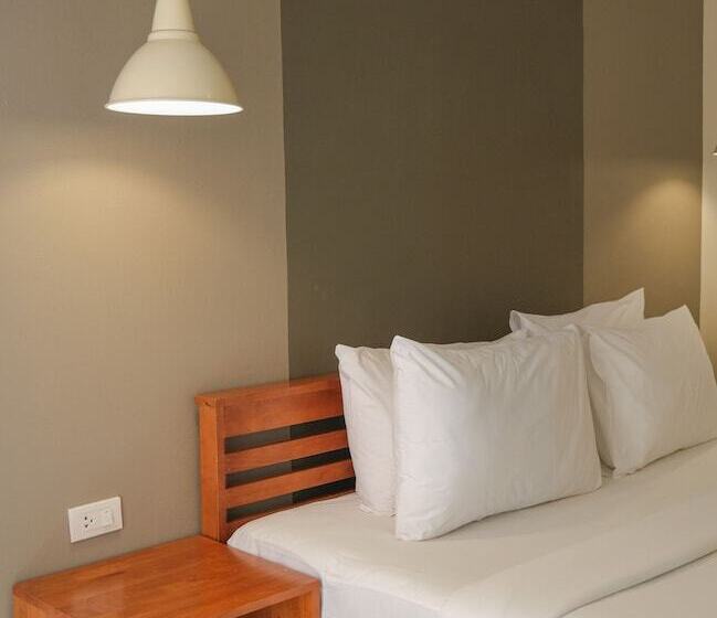 호텔 Krabi Pitta House