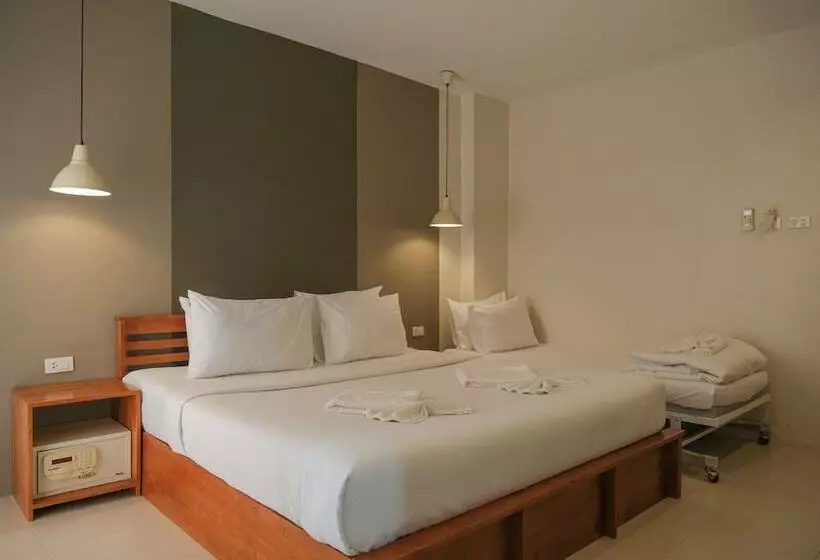 호텔 Krabi Pitta House