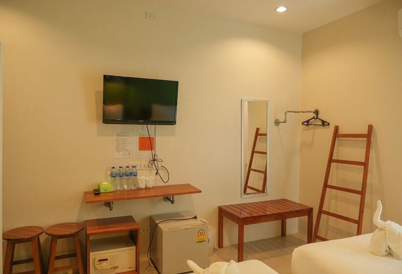 호텔 Krabi Pitta House