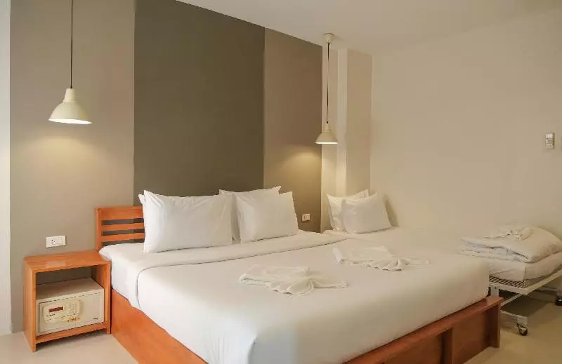 호텔 Krabi Pitta House