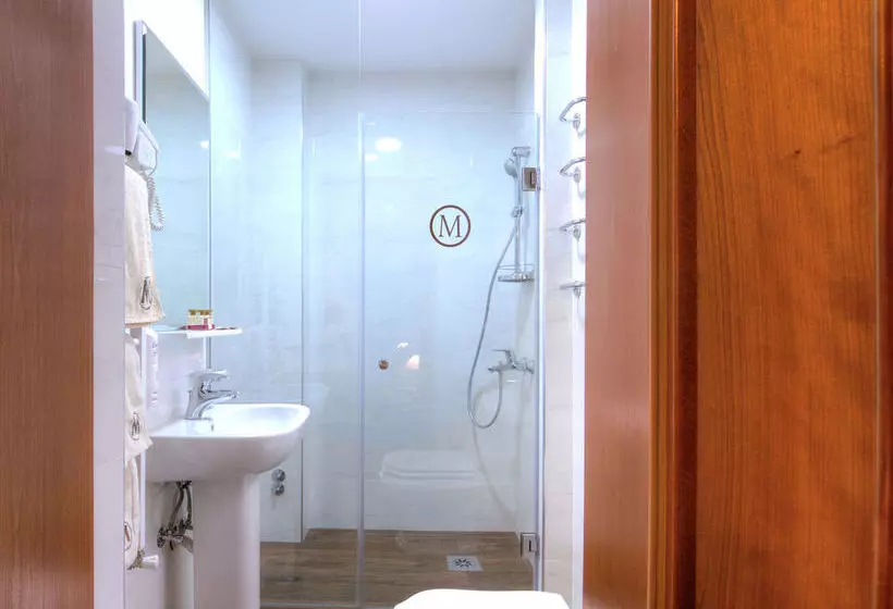 هتل Monako Skopje