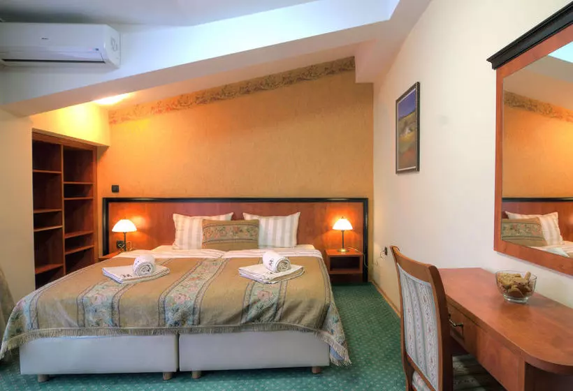 هتل Monako Skopje