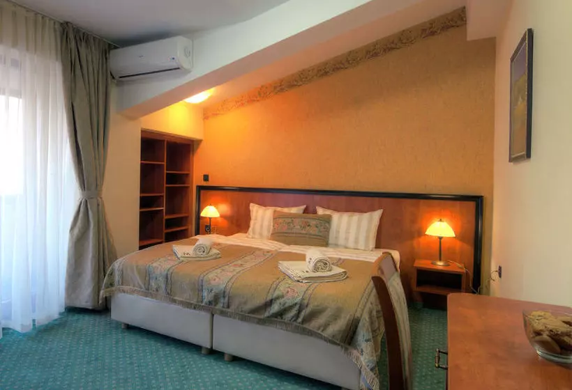 هتل Monako Skopje