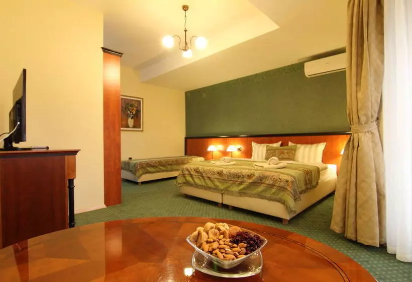 هتل Monako Skopje