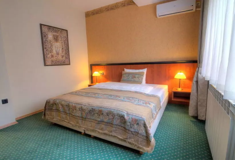 هتل Monako Skopje