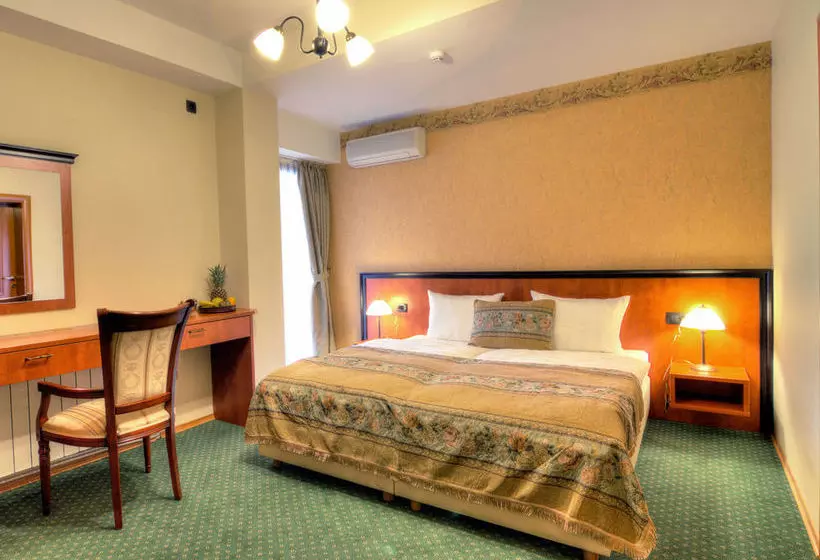 هتل Monako Skopje