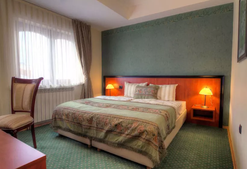 هتل Monako Skopje