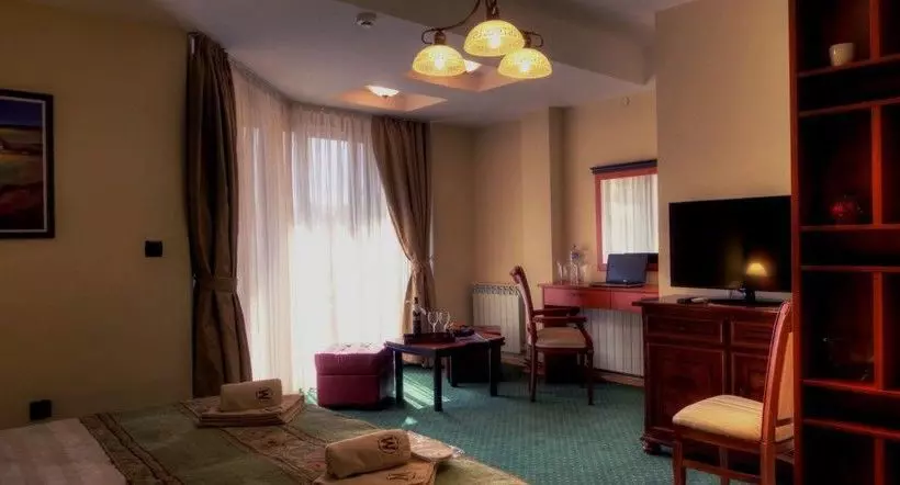 هتل Monako Skopje