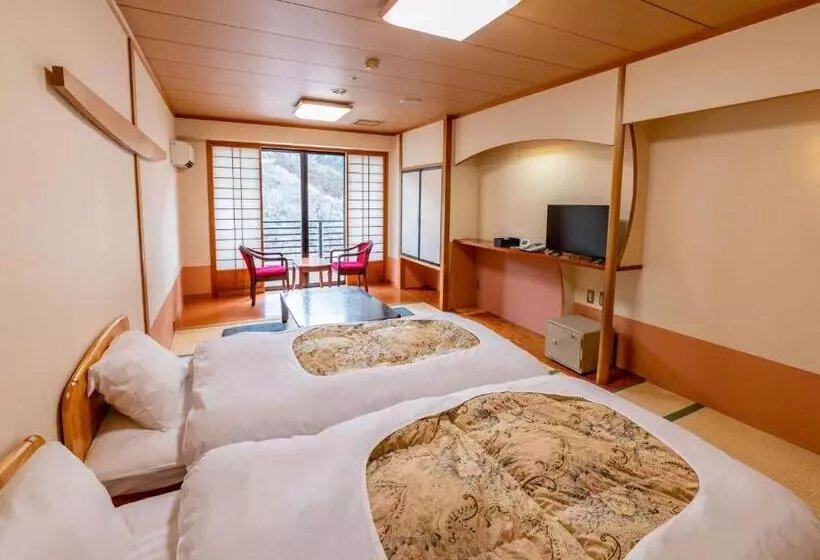 호텔 Shiobara Onsen Yashio Lodge