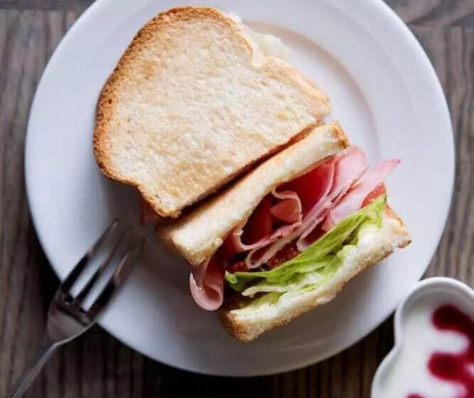 Отель The B Akasakamitsuke