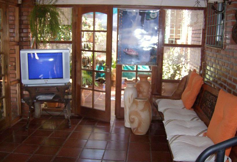 פנסיון Guayra Guest House