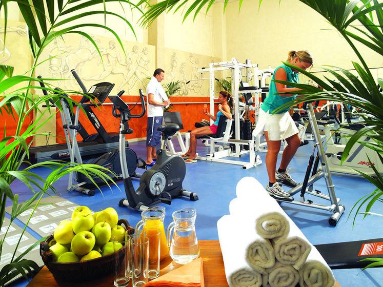 Regency Torviscas Apartments And Suites