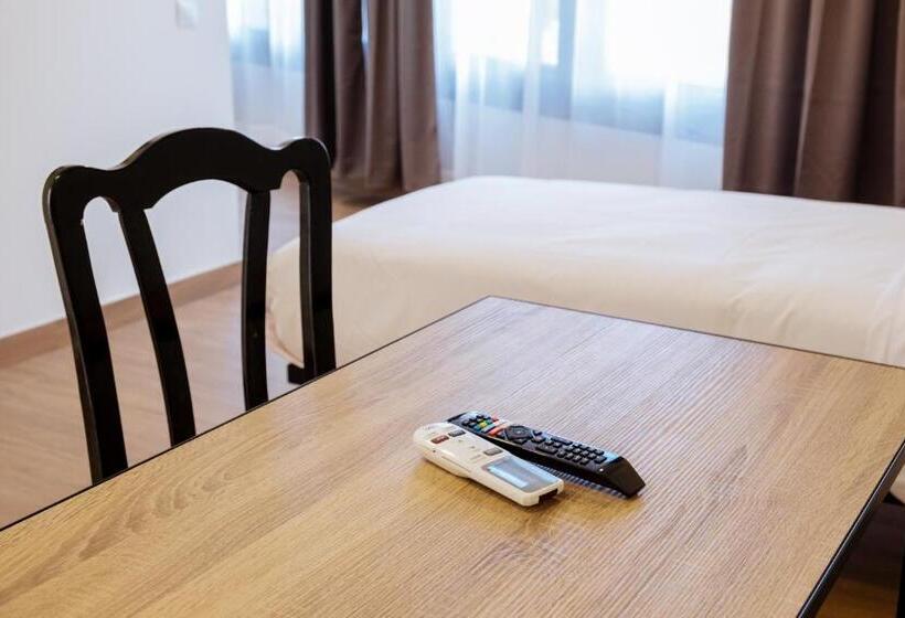 Apartahotel Golden Alcalá