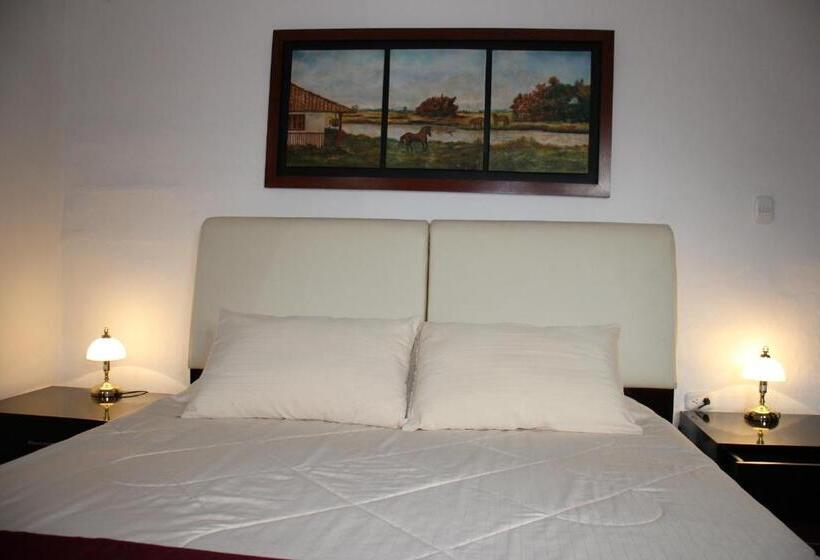 Casa Lola Hotel Boutique