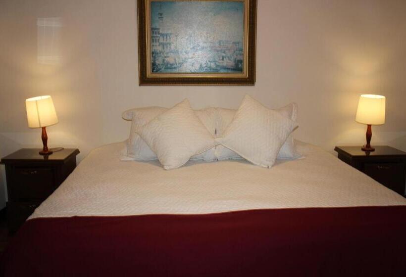 Casa Lola Hotel Boutique