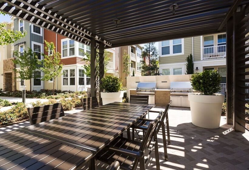 Szálloda Avalon Baker Ranch