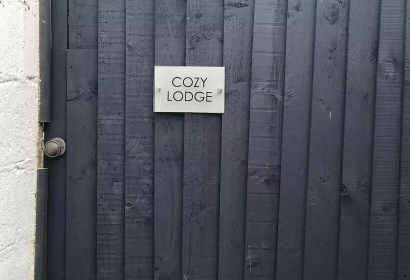 Hotelli Cozy Lodge Sleeps 4 In Barton Upon Humber