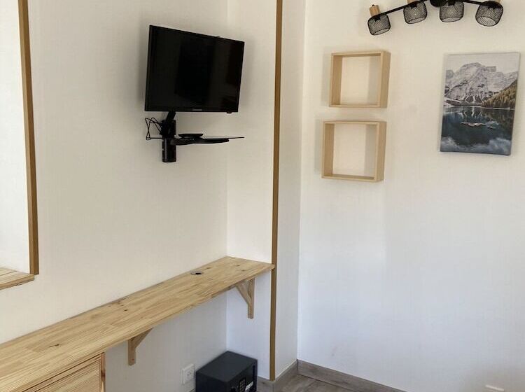 ペンション A La Fontaine Fleurie