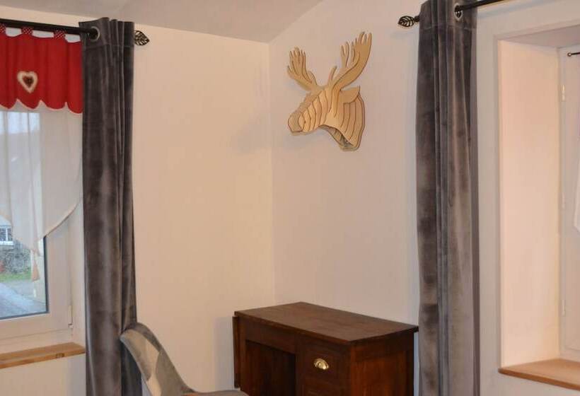 ペンション A La Fontaine Fleurie