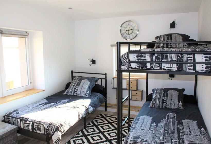 ペンション A La Fontaine Fleurie