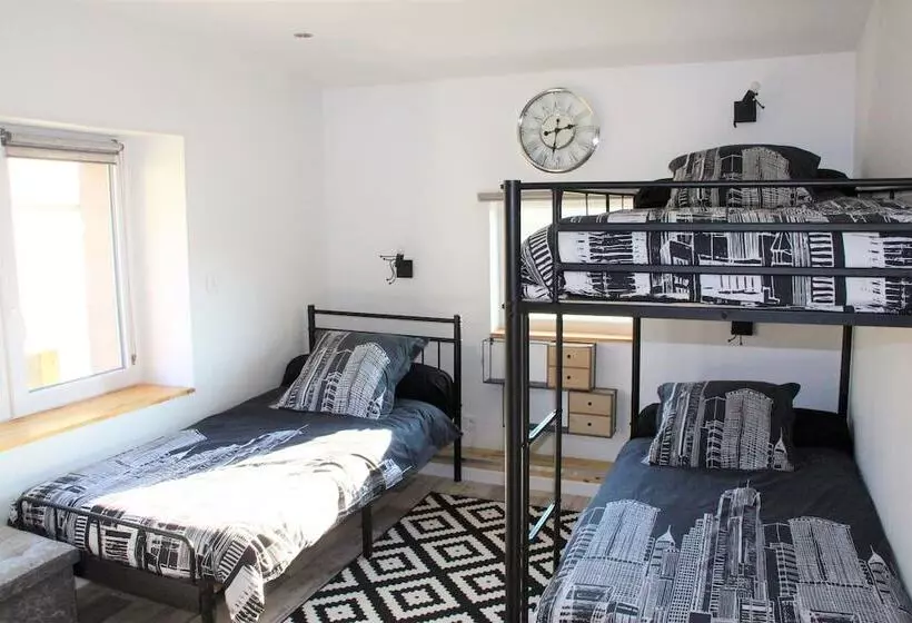 ペンション A La Fontaine Fleurie