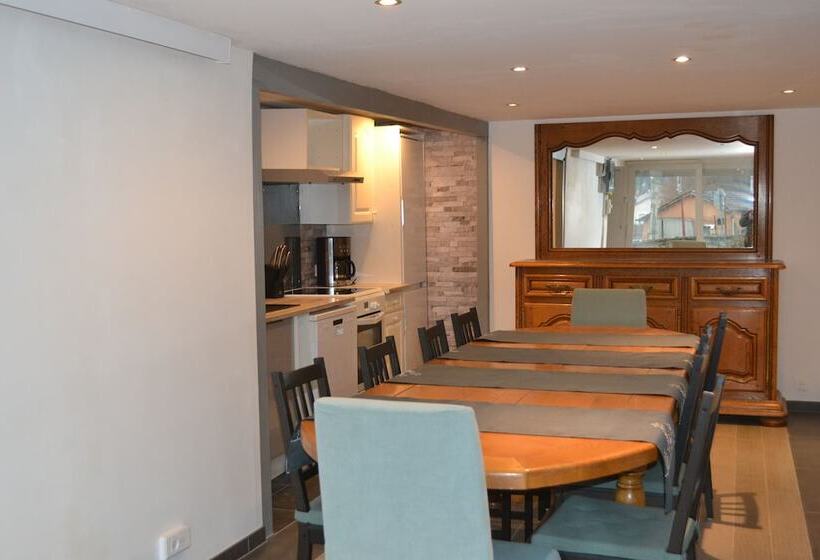 ペンション A La Fontaine Fleurie