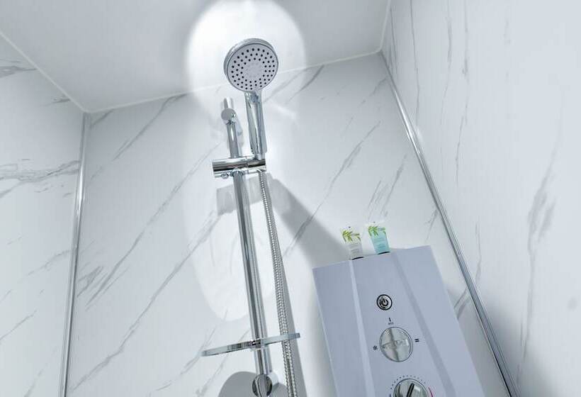 פנסיון Rooms At Rolleston