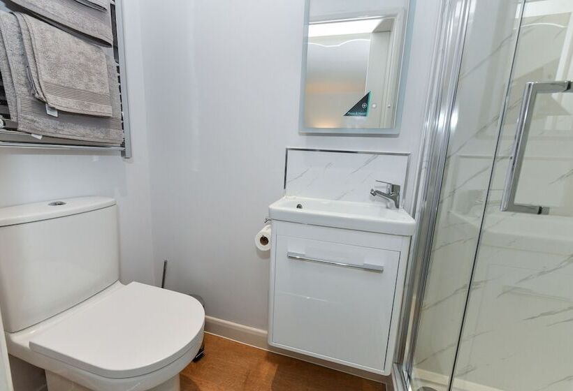 פנסיון Rooms At Rolleston