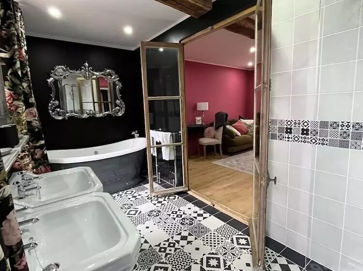 Aamiaismajoitus (B&B) Le Fournil De Flavigny The Bakery Rooms