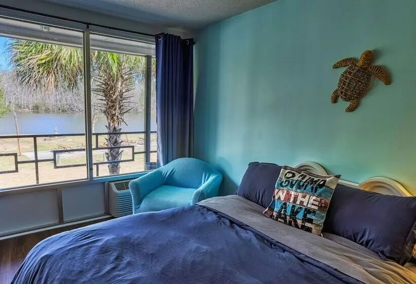 Bells Marina & Resort