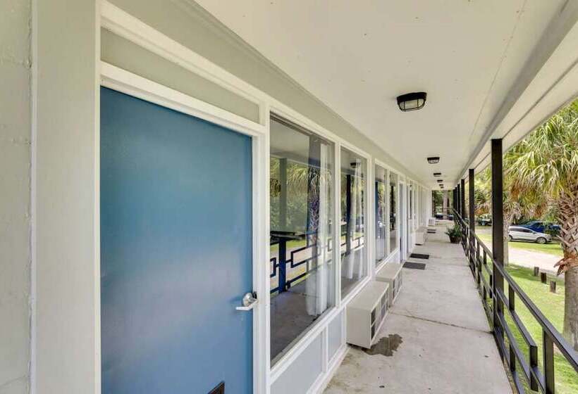 Bells Marina & Resort