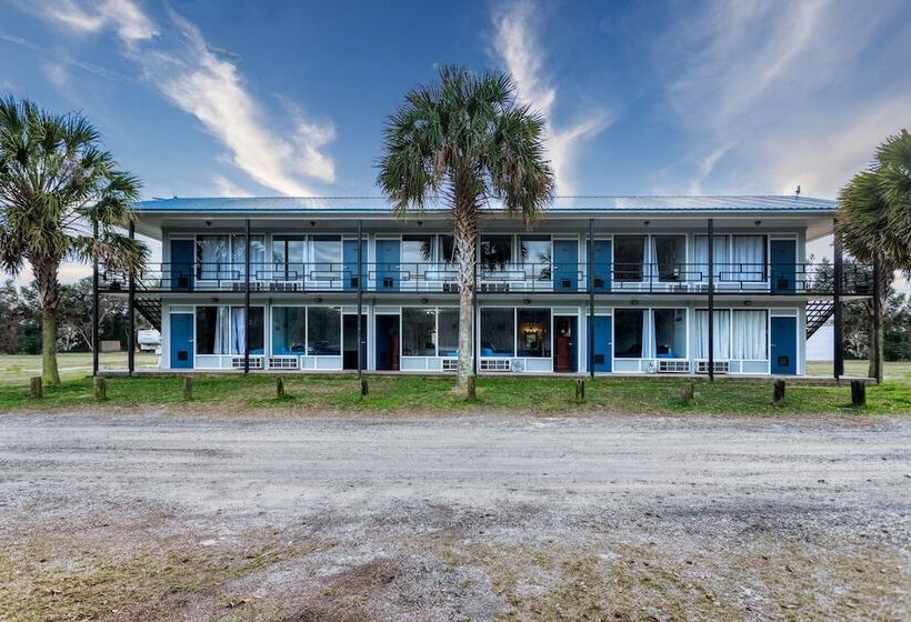 Bells Marina & Resort