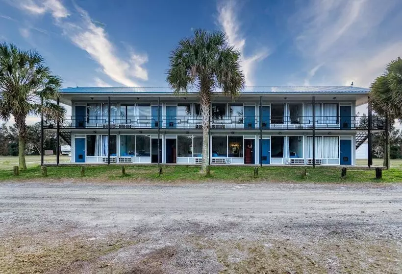 Bells Marina & Resort