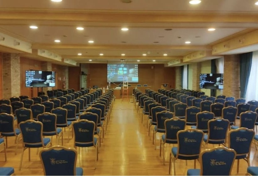 Bes Hotel La Muratella