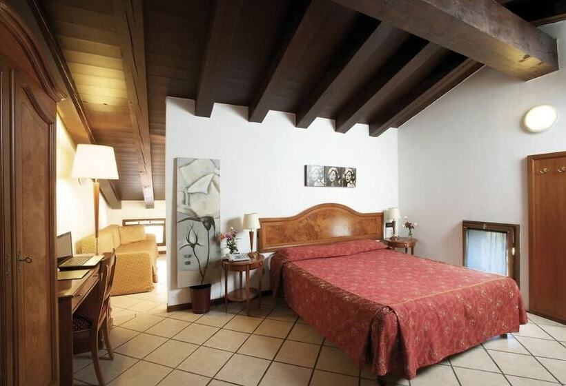 Bes Hotel La Muratella