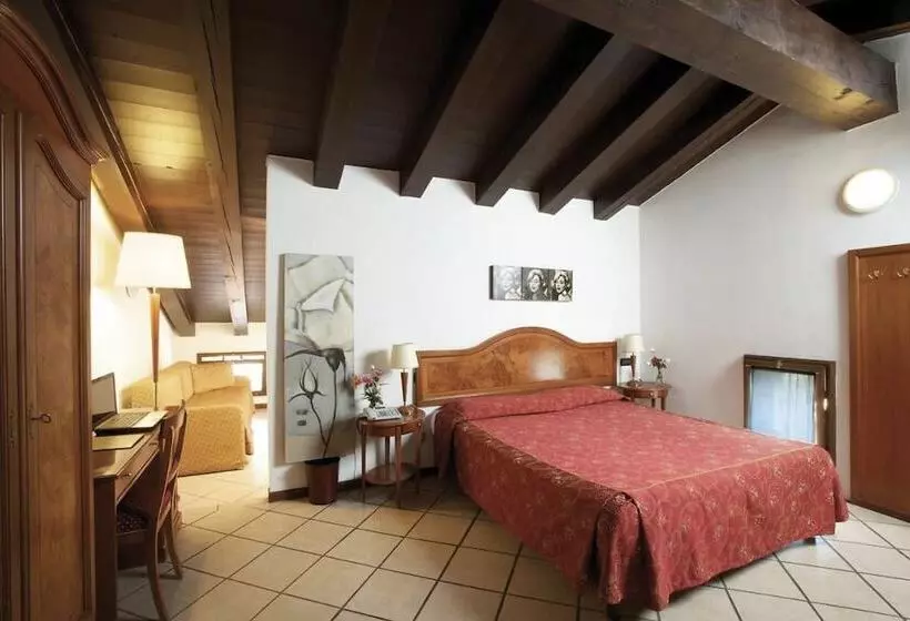 Bes Hotel La Muratella