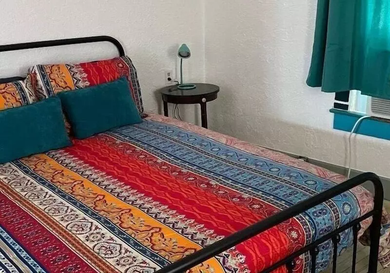 Boho Hip Bungalow In Old Bisbee