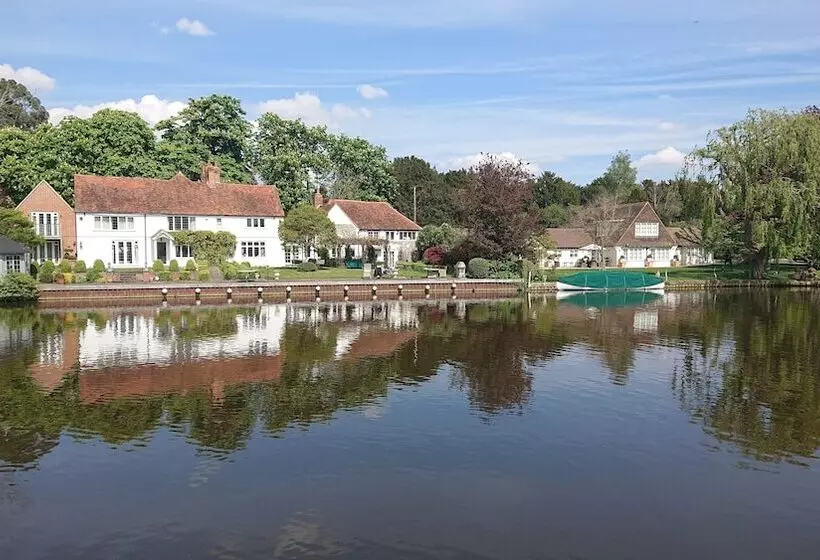 Charming 17th Century 2 Bed Cottage In Medmenham