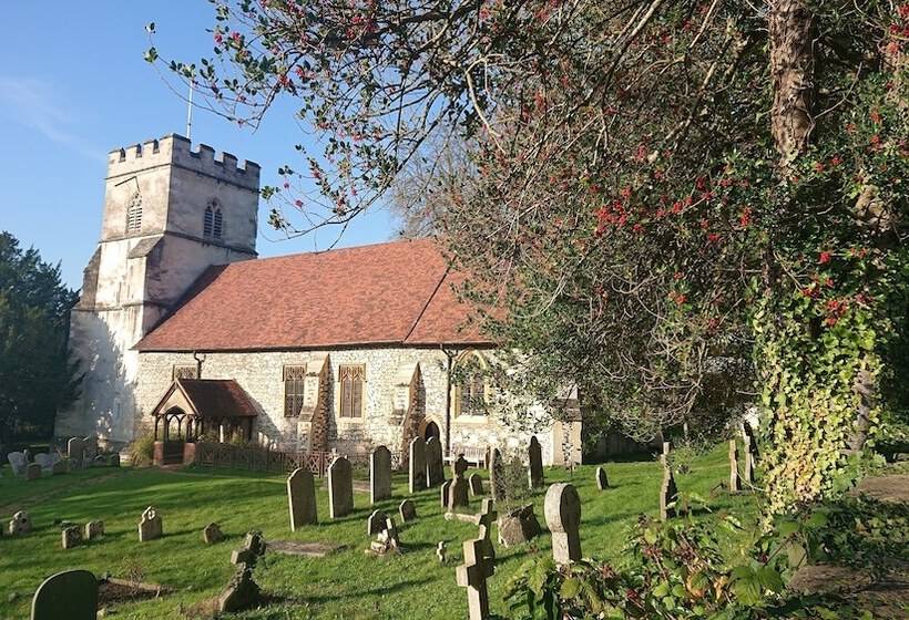 Charming 17th Century 2 Bed Cottage In Medmenham