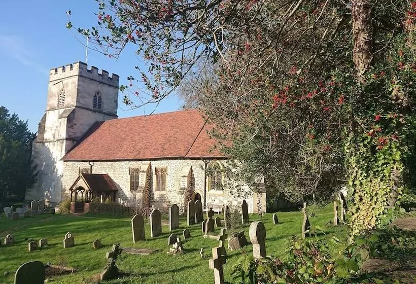 Charming 17th Century 2 Bed Cottage In Medmenham