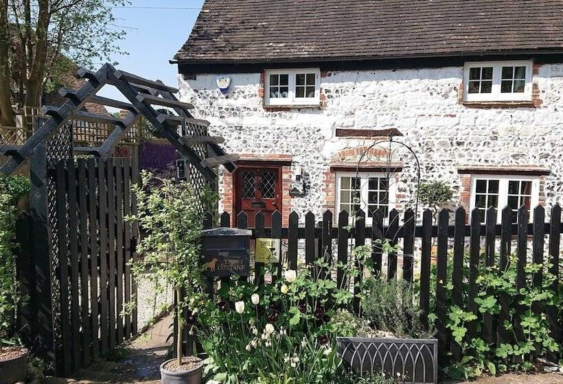 Charming 17th Century 2 Bed Cottage In Medmenham